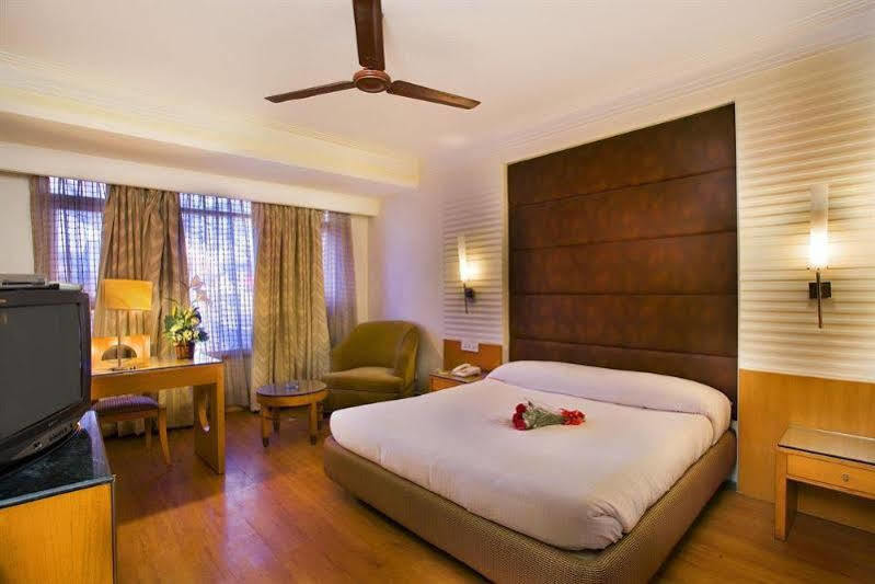 The Bmk Hotel Greater Kailash Делі Екстер'єр фото